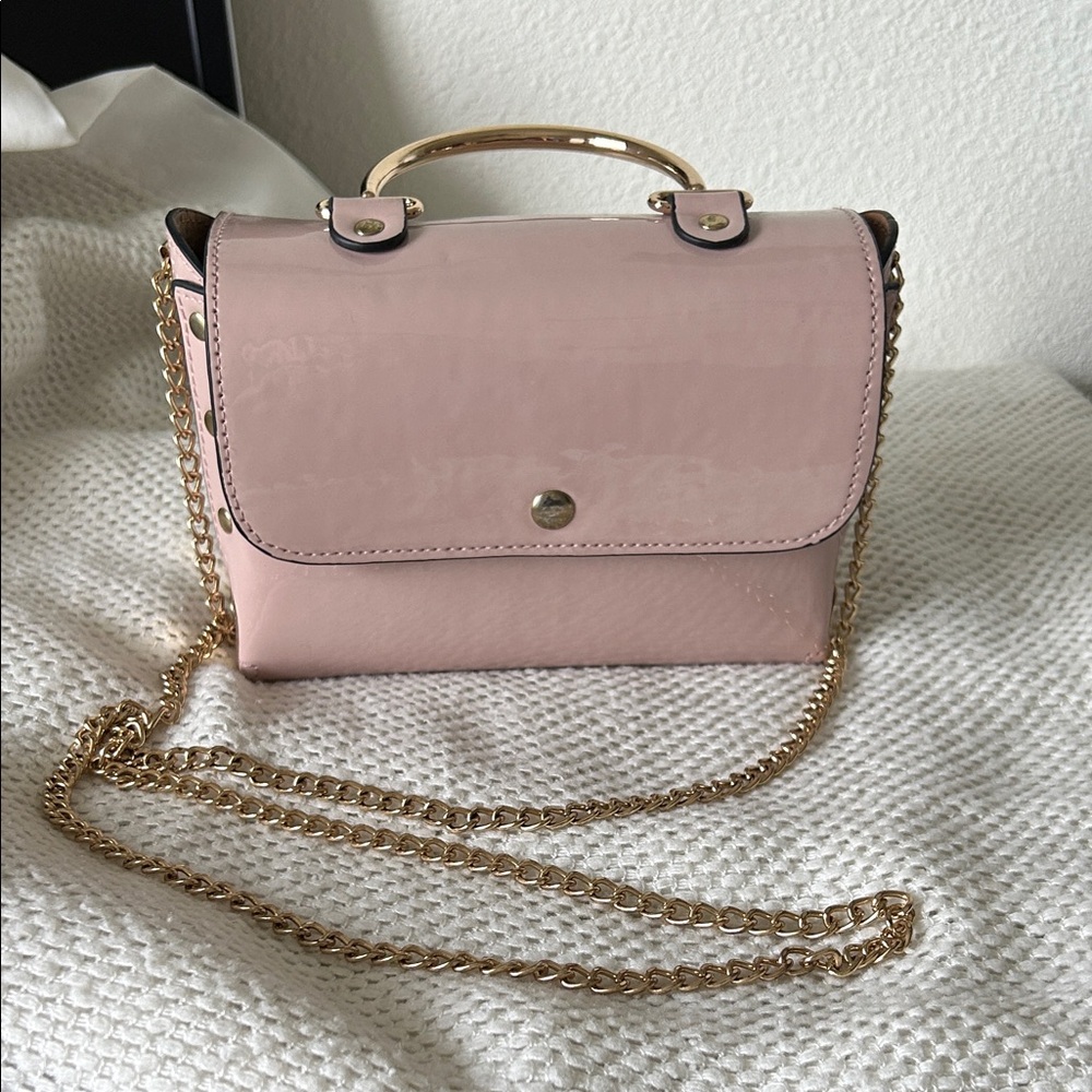 Elegant Pink Handbag with Gold Chain